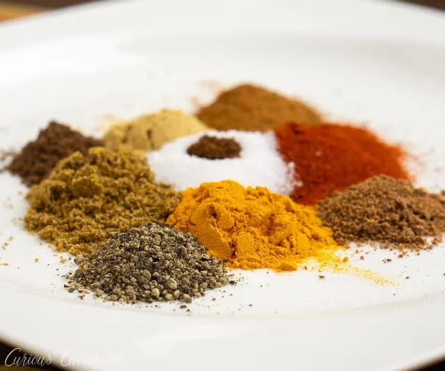 Baharat Karışımları Köri, Ras el Hanout ve Çerkez Tuzu3